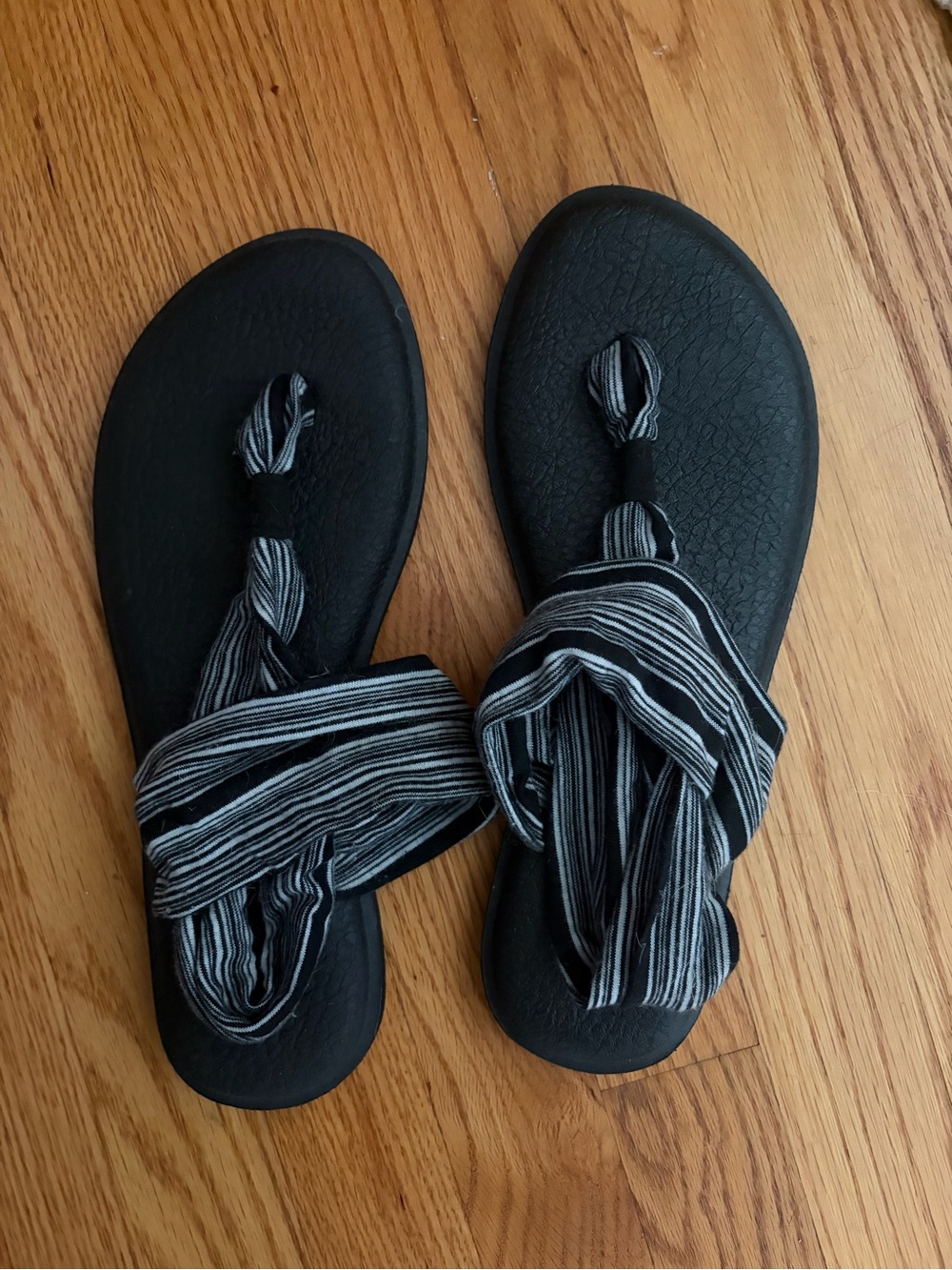Sanuk Yoga Sling Sandals - Picture 2 of 3
